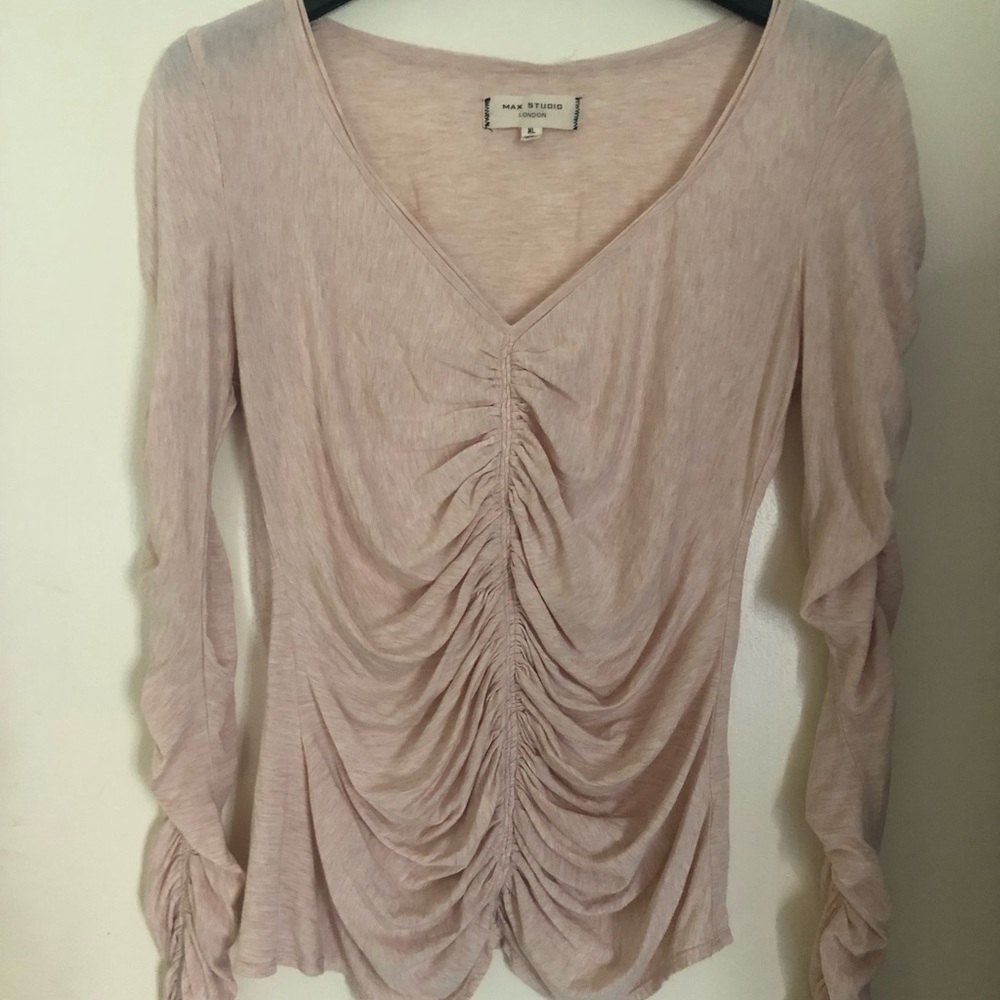 Max studio blush pink lightweight v neck xl top